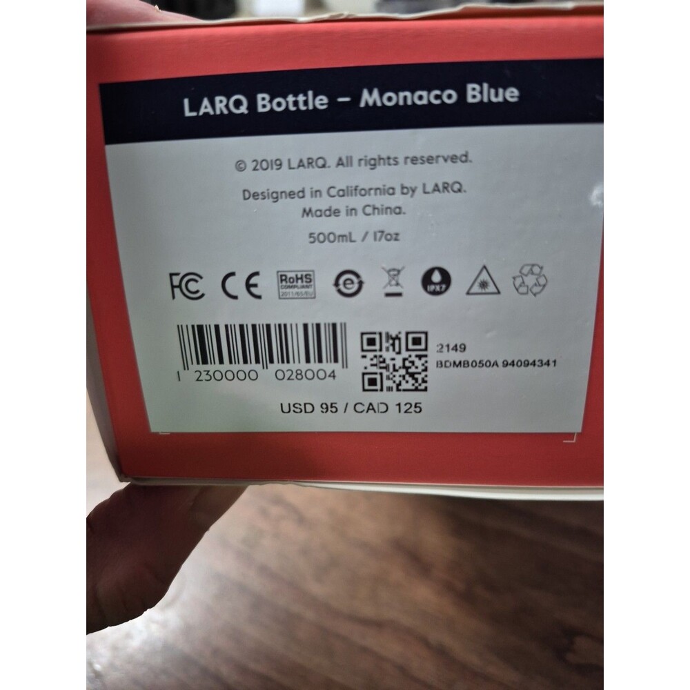 LARQ Self-Cleaning Water Bottle - Navy - Picture 5 of 6